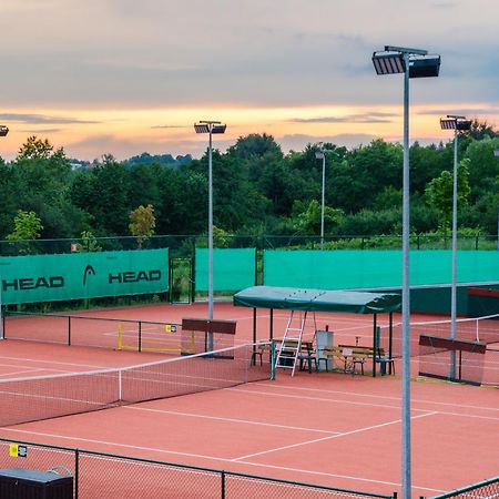 Tennis & Country Club Hotel Giebultow  Exterior foto